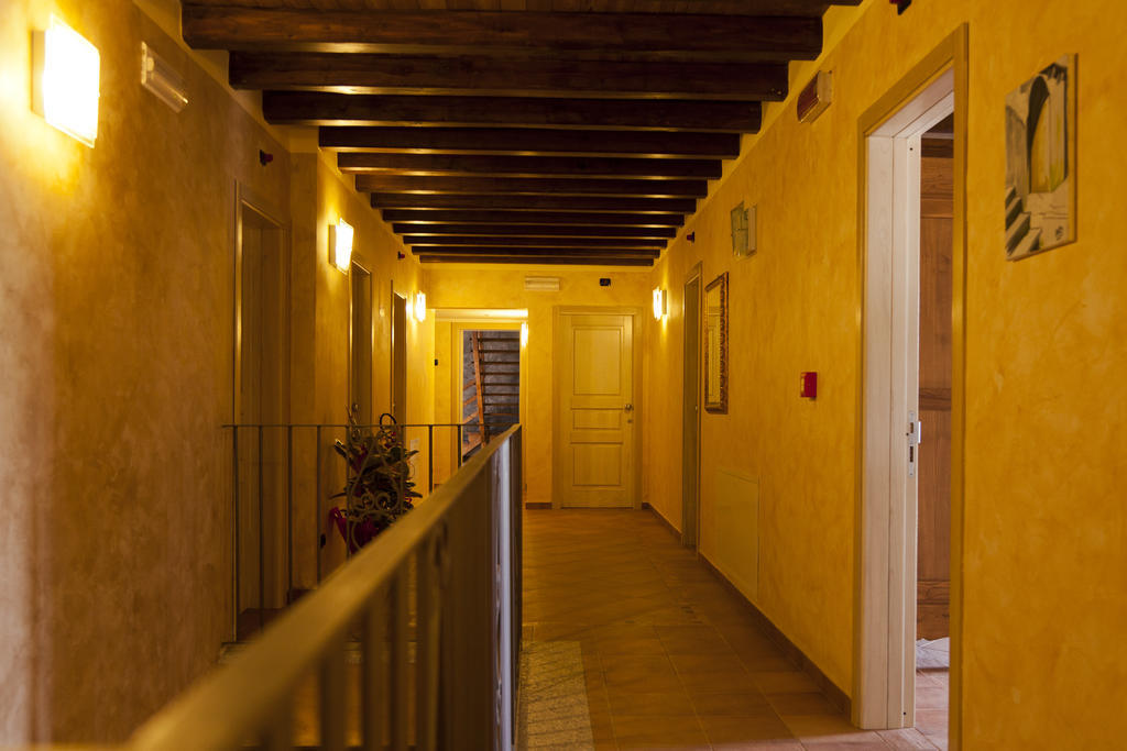 Agriturismo Creta Rossa Torre di Ruggiero Εξωτερικό φωτογραφία